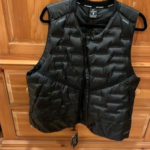 Brand new Nike aeroloft ventilated lightweight warmth vest men’s XL